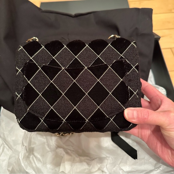 Chanel square mini flap in black velvet & tweed; gold hdwe - Picture 5 of 14